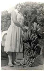 rosa perry with bannana bunch meryl harding