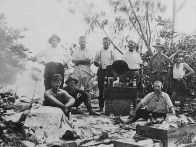 group of campers  bedarra island    cc libraries